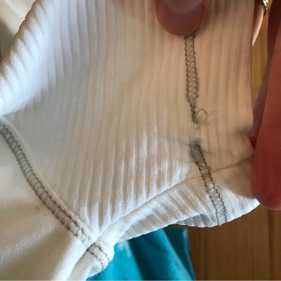 Columbia Shirt moisture wicking OmniWear Advanced Short sleeve Womens size med - Picture 8 of 9